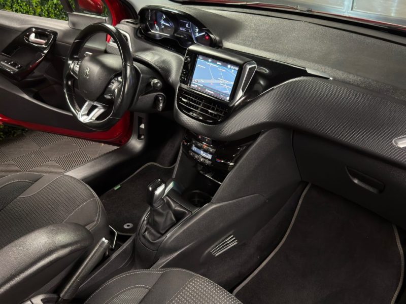 PEUGEOT 208 PHASE 2 TECH EDITION 1.2 82 Cv APPLE CARPLAY & ANDROID 5 PORTES ECRAN GPS - Garantie 1an