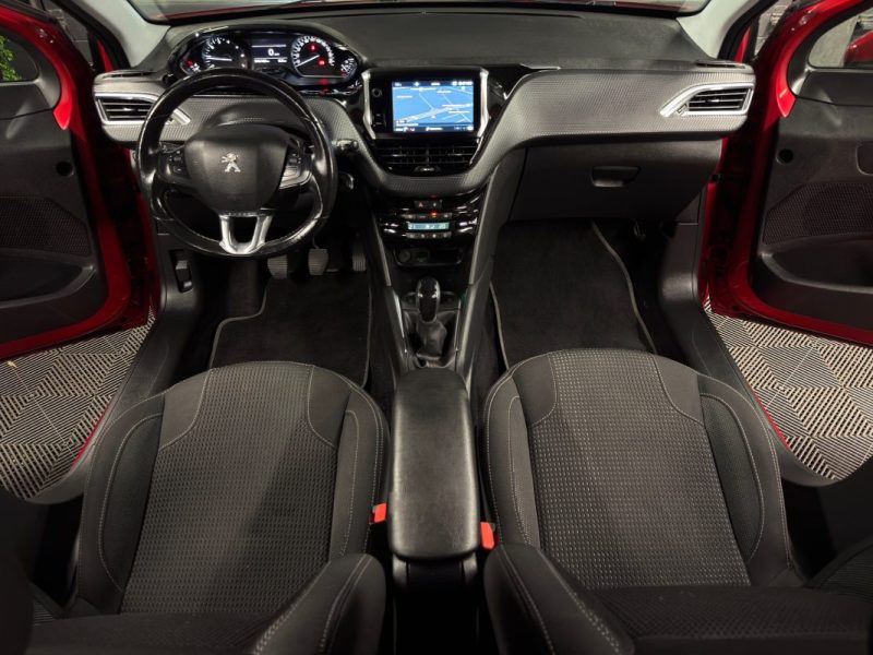 PEUGEOT 208 PHASE 2 TECH EDITION 1.2 82 Cv APPLE CARPLAY & ANDROID 5 PORTES ECRAN GPS - Garantie 1an