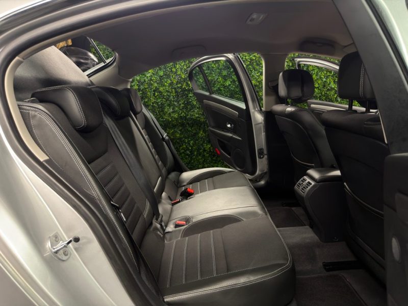 RENAULT LAGUNA 3 III BERLINE 2.0 DCI 130 Cv 1ERE MAIN 49 900 Kms ATTELAGE GPS TOMTOM - GARANTIE 1 AN