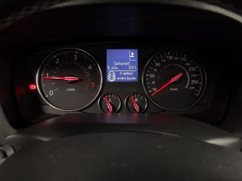 RENAULT LAGUNA 3 III BERLINE 2.0 DCI 130 Cv 1ERE MAIN 49 900 Kms ATTELAGE GPS TOMTOM - GARANTIE 1 AN