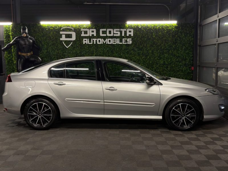 RENAULT LAGUNA 3 III BERLINE 2.0 DCI 130 Cv 1ERE MAIN 49 900 Kms ATTELAGE GPS TOMTOM - GARANTIE 1 AN