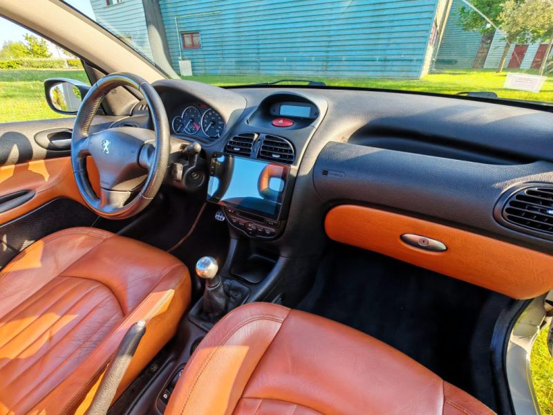 PEUGEOT 206 CC 2.0 16v ROLAND GARROS 136cv