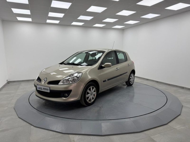 RENAULT CLIO III 1.2 80CV QUICKSHIFT BVA FAIBLE KILOMETRAGE 