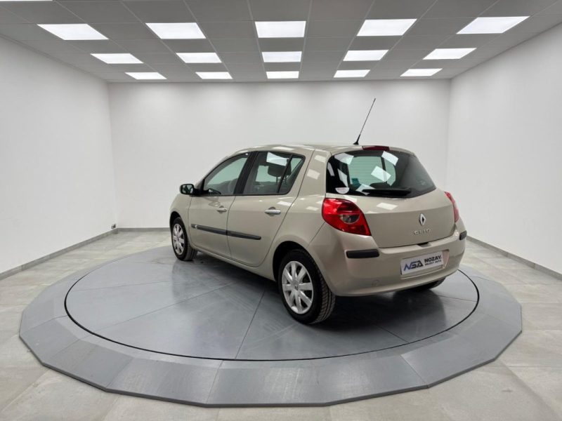 RENAULT CLIO III 1.2 80CV QUICKSHIFT BVA FAIBLE KILOMETRAGE 