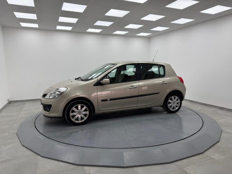 RENAULT CLIO III 1.2 80CV QUICKSHIFT BVA FAIBLE KILOMETRAGE 