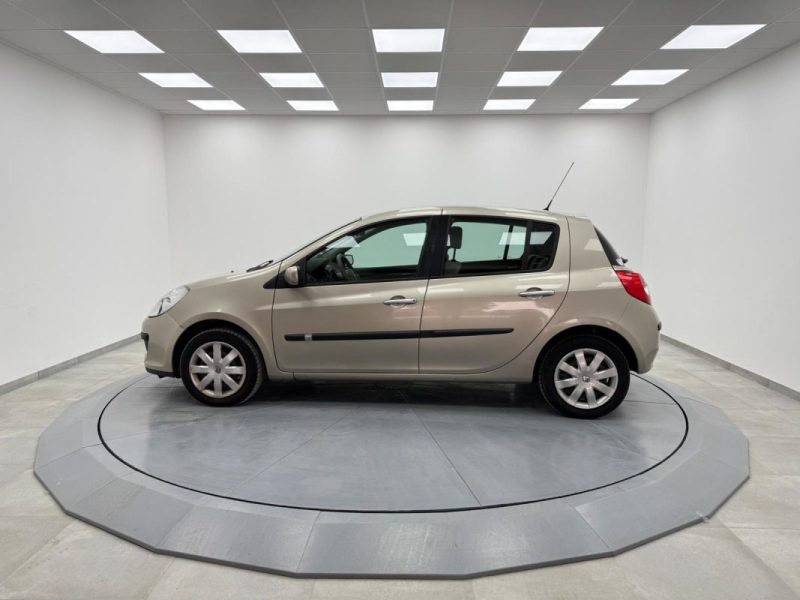 RENAULT CLIO III 1.2 80CV QUICKSHIFT BVA FAIBLE KILOMETRAGE 