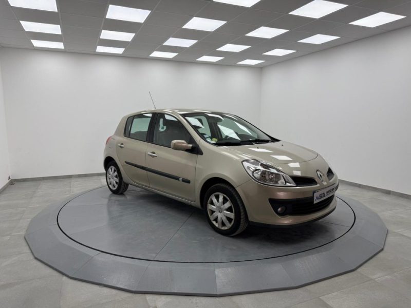 RENAULT CLIO III 1.2 80CV QUICKSHIFT BVA FAIBLE KILOMETRAGE 