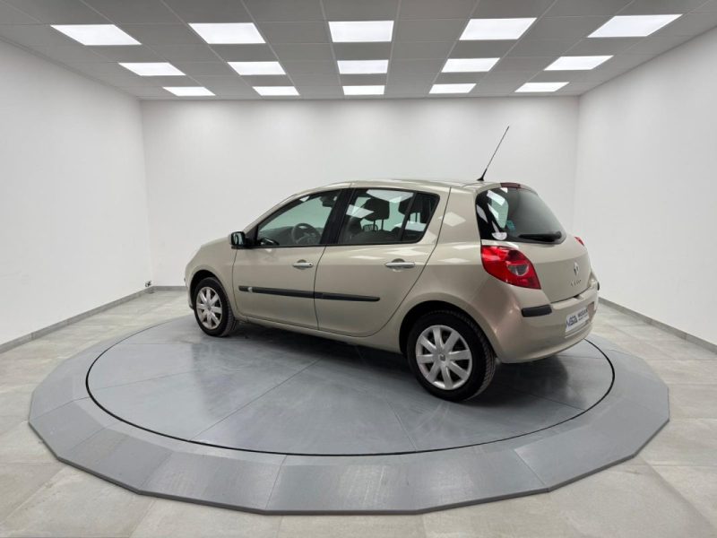 RENAULT CLIO III 1.2 80CV QUICKSHIFT BVA FAIBLE KILOMETRAGE 