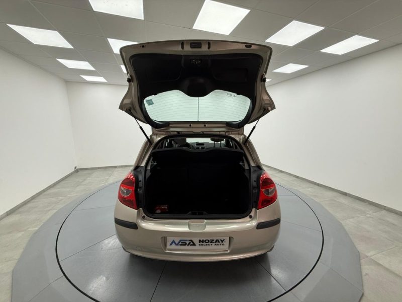 RENAULT CLIO III 1.2 80CV QUICKSHIFT BVA FAIBLE KILOMETRAGE 