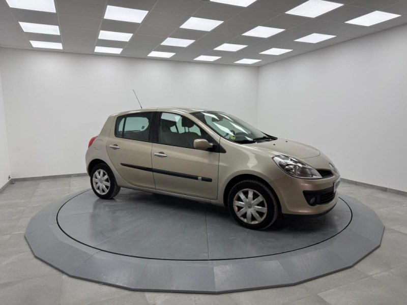 RENAULT CLIO III 1.2 80CV QUICKSHIFT BVA FAIBLE KILOMETRAGE 