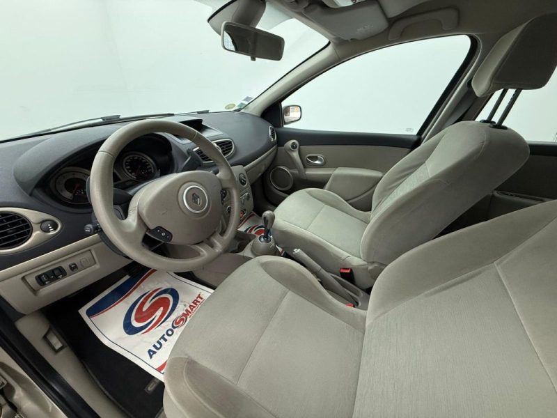 RENAULT CLIO III 1.2 80CV QUICKSHIFT BVA FAIBLE KILOMETRAGE 