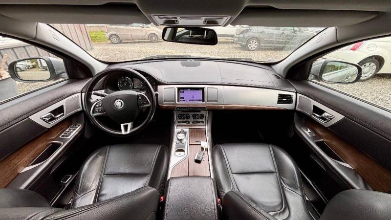 JAGUAR XF 2.2D 2013