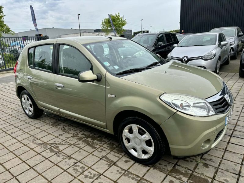DACIA SANDERO 1.5 DCI 85 ECO2 LAURÉATE 2009