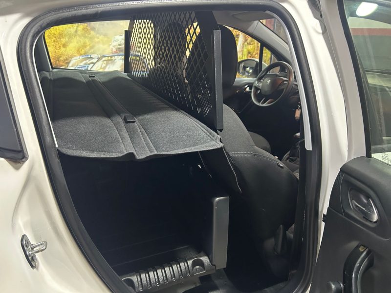PEUGEOT 208 1.2 2 PLACES 82CH PREMIUM 2018 PRIX HT : 3741 €