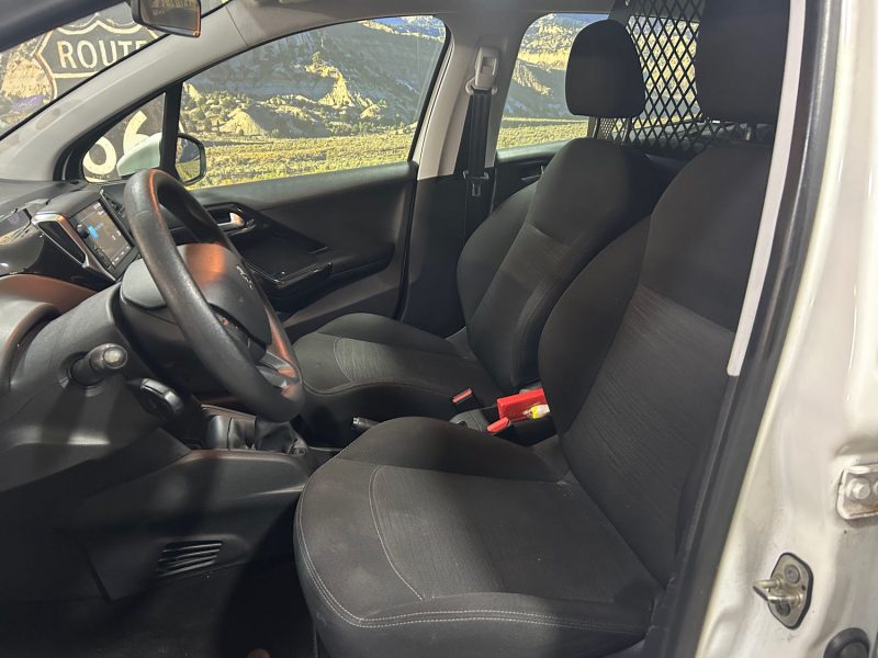 PEUGEOT 208 1.2 2 PLACES 82CH PREMIUM 2018 PRIX HT : 3741 €