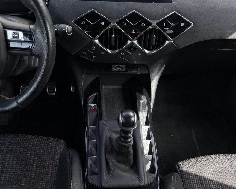 DS DS3 Crossback 100ch Performance Line + - Alcantara - Très bon état - Boite manuelle 6 rapports - 