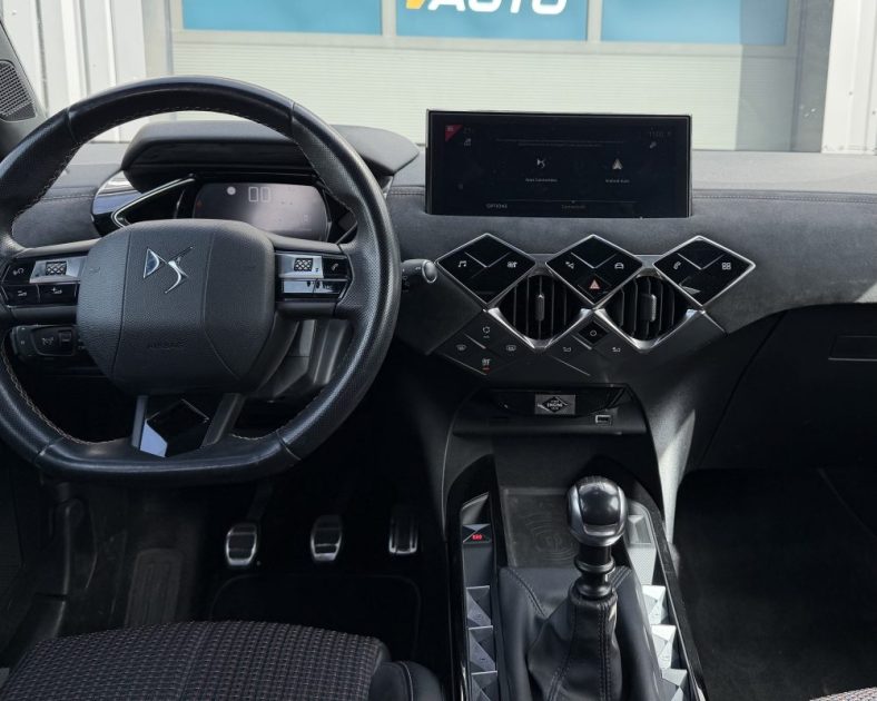 DS DS3 Crossback 100ch Performance Line + - Alcantara - Très bon état - Boite manuelle 6 rapports - 