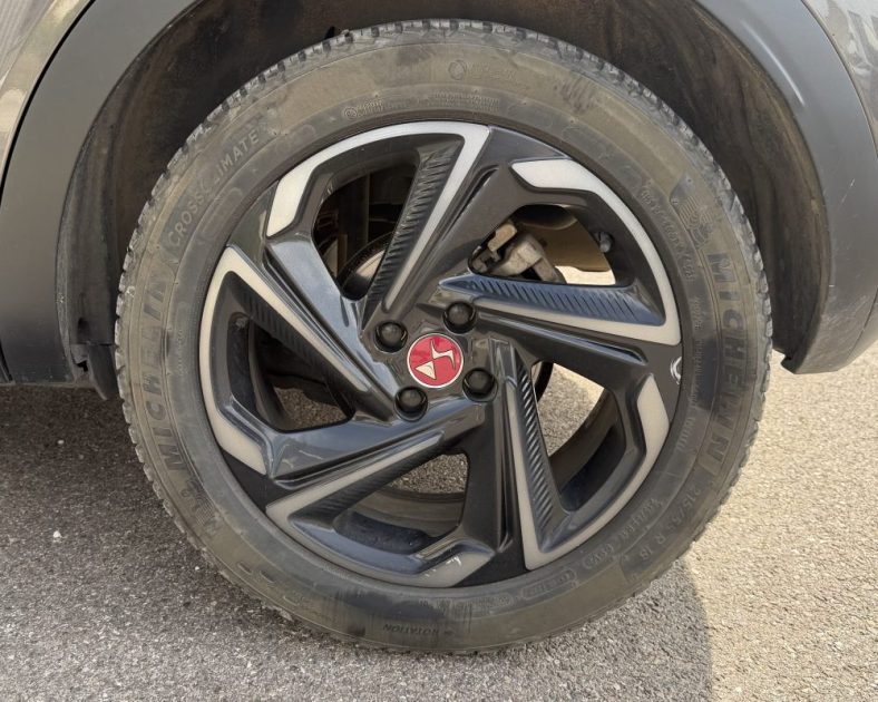 DS DS3 Crossback 100ch Performance Line + - Alcantara - Très bon état - Boite manuelle 6 rapports - 