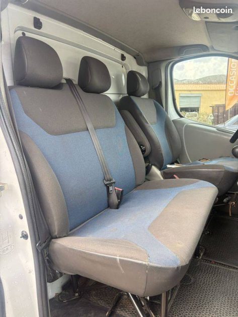 RENAULT TRAFIC CONFORT L1H1 2.0DCI 115 2011