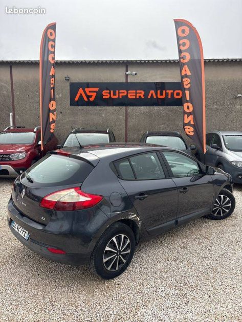 RENAULT MEGANEIII 1.5 DCI 110 AUTHENTIQUE 2012