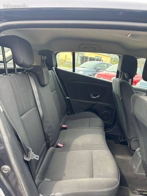 RENAULT MEGANEIII 1.5 DCI 110 AUTHENTIQUE 2012