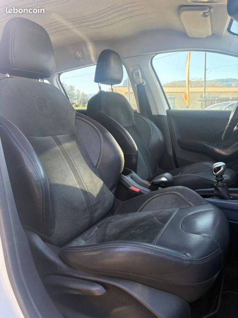 PEUGEOT 2008 1.6 E-HDI115 FAP ALLURE 2014