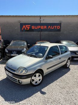 RENAULT CLIO EXPRESSION 1.4 16V 2000