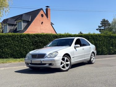 Magnifique MERCEDES C 200 KOMPRESSOR ELÉGANCE / Entretien à jour / Aucun Frais à prévoir