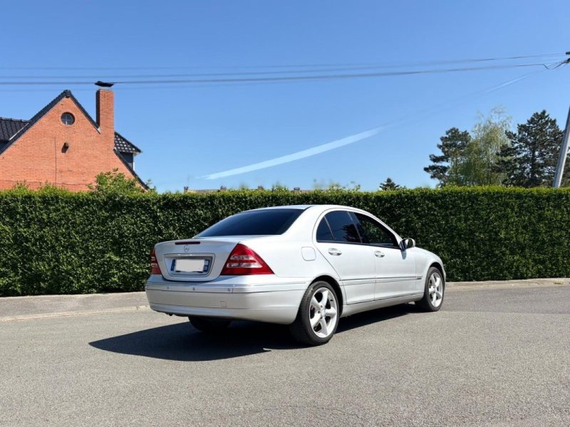 Magnifique MERCEDES C 200 KOMPRESSOR ELÉGANCE / Entretien à jour / Aucun Frais à prévoir