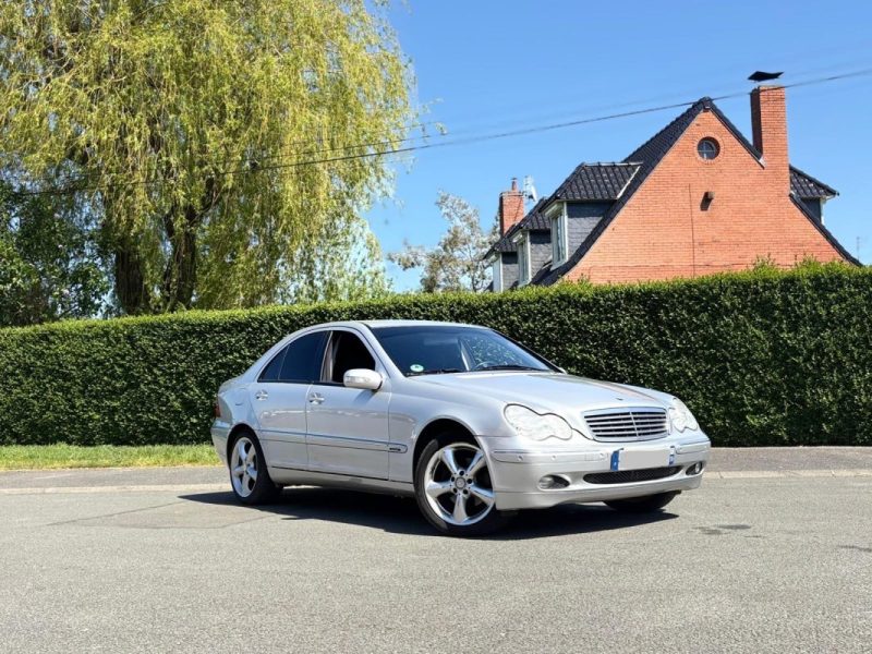Magnifique MERCEDES C 200 KOMPRESSOR ELÉGANCE / Entretien à jour / Aucun Frais à prévoir