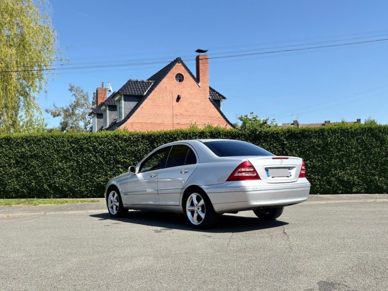 Magnifique MERCEDES C 200 KOMPRESSOR ELÉGANCE / Entretien à jour / Aucun Frais à prévoir