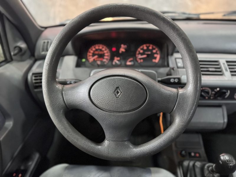 RENAULT CLIO 1 FIDJI 1.2 1996