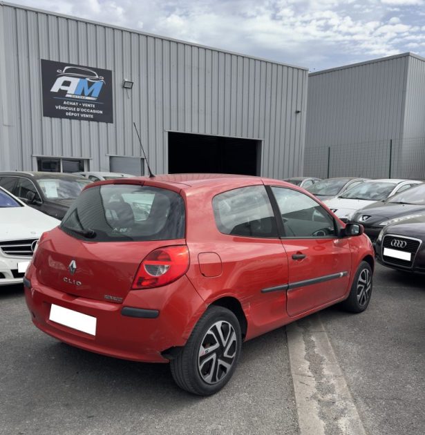 RENAULT CLIO III CONFORT DYNAMIQUE 1.4 16V 90CV  2005 GARANTIE 