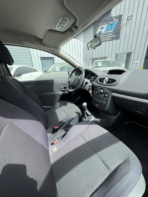 RENAULT CLIO III CONFORT DYNAMIQUE 1.4 16V 90CV  2005 GARANTIE 