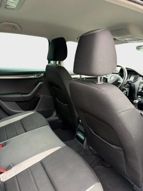 SKODA OCTAVIA COMBI 1.6 TDI 110 EDITION /ATTELAGE/