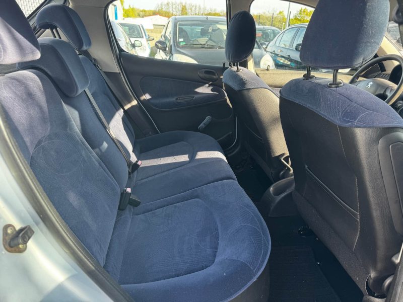 PEUGEOT 206 1.4 STYLE 2002