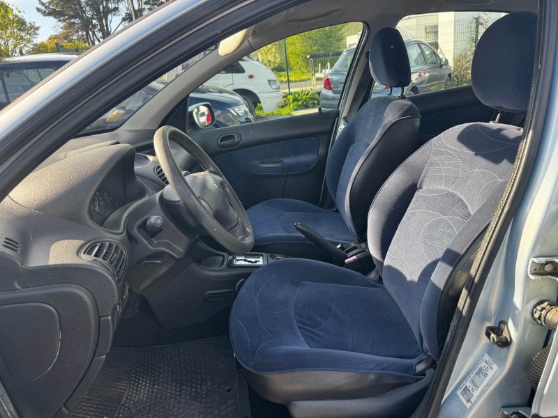 PEUGEOT 206 1.4 STYLE 2002