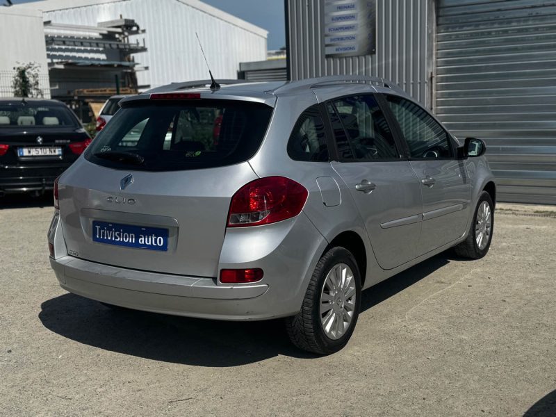 RENAULT CLIO 1.2  16V 75CH ESSENCE 2009
