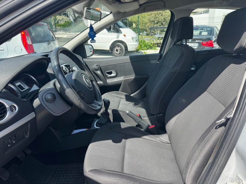 RENAULT CLIO 1.2  16V 75CH ESSENCE 2009