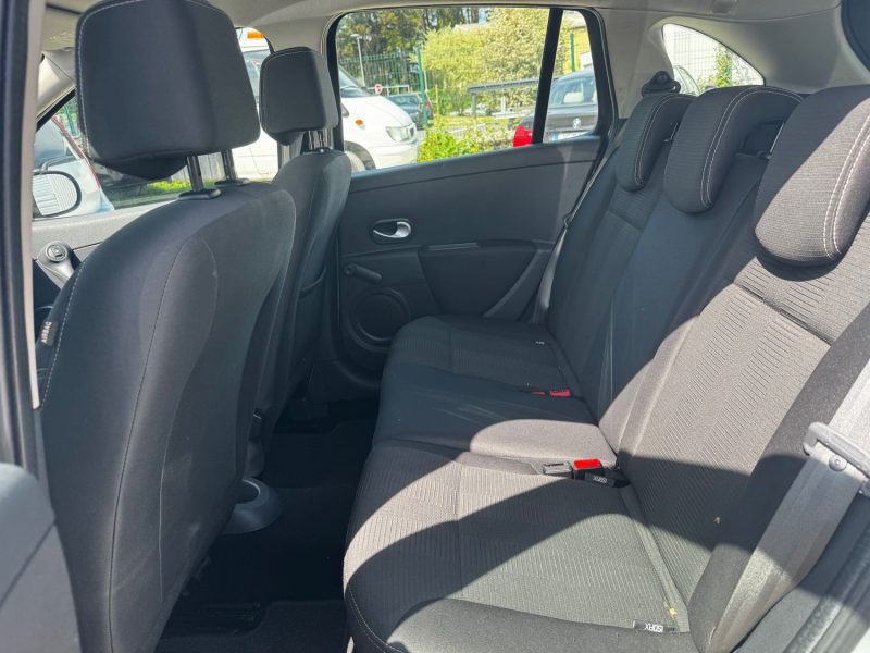 RENAULT CLIO 1.2  16V 75CH ESSENCE 2009