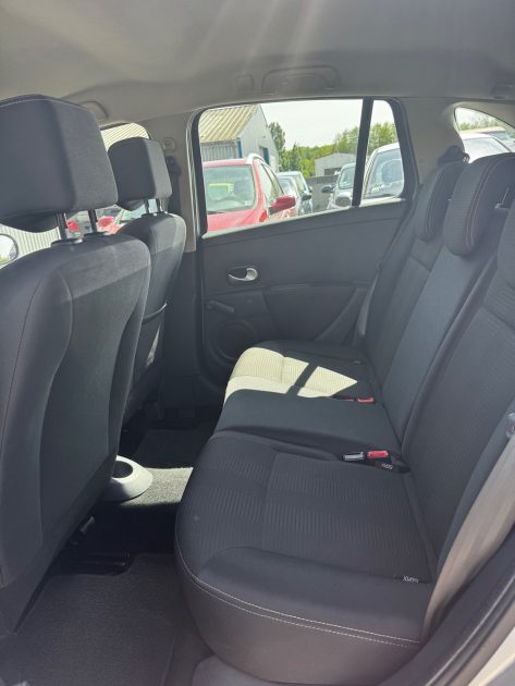 RENAULT CLIO 1.2  16V 75CH ESSENCE 2009