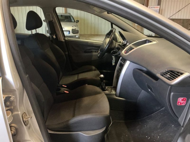 PEUGEOT 207 1.4 HDI 70 EXECUTIVE 2009