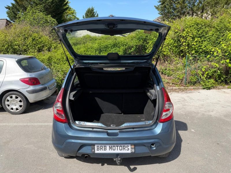 DACIA SANDERO 1.5 DCI 70 LAUREATE 2009