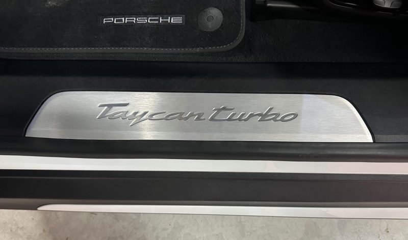 PORSCHE TAYCAN TURBO - 1ère Main - Excellent état - CT VIERGE -