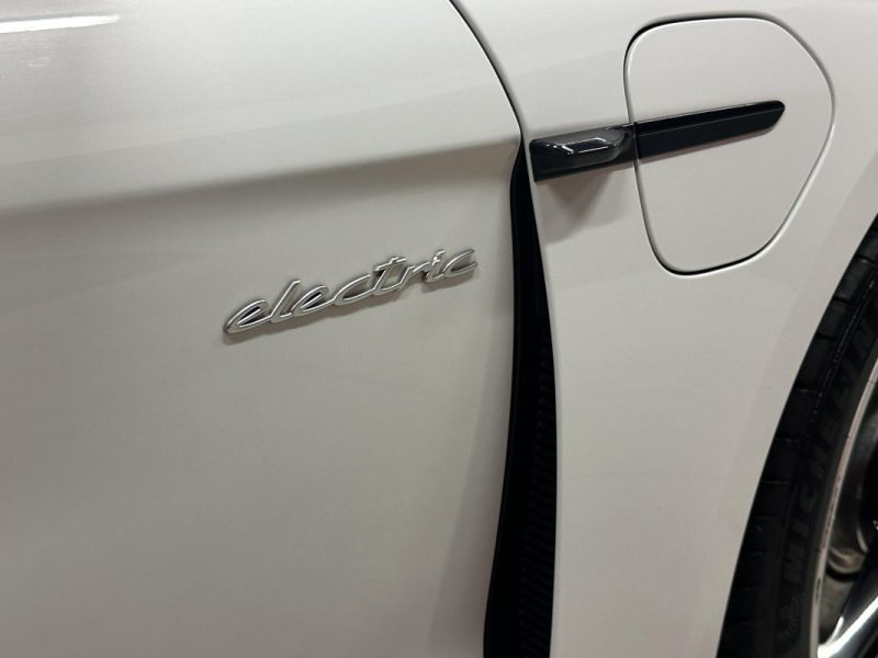 PORSCHE TAYCAN TURBO - 1ère Main - Excellent état - CT VIERGE -
