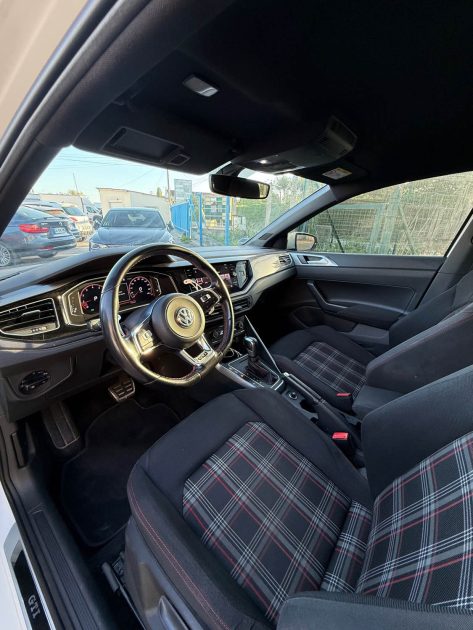 VOLKSWAGEN POLO GTI 200 DSG6  