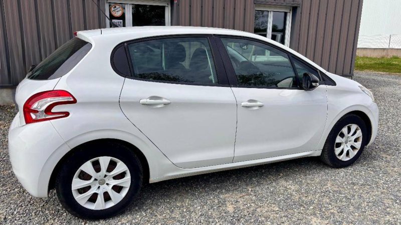 PEUGEOT 208 1.0 VTI 2014