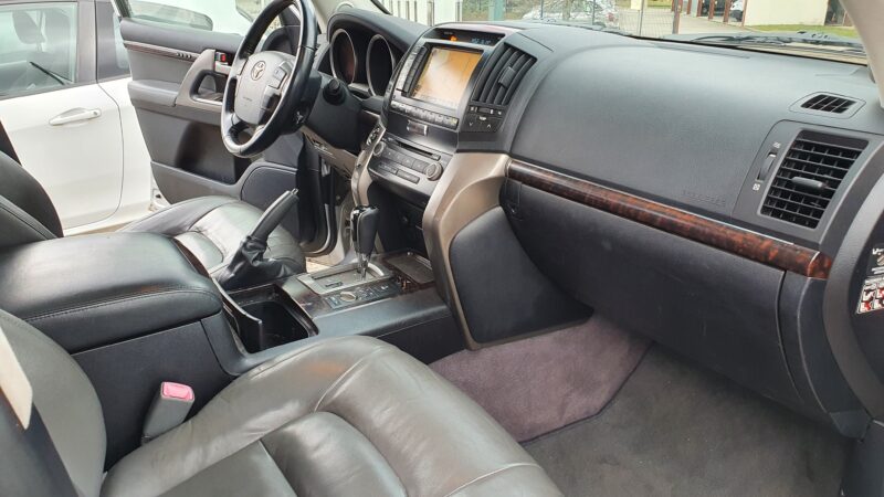 Toyota Land Cruiser (J200) 4.5L D-4D V8 286cv Pack Lounge 7 places