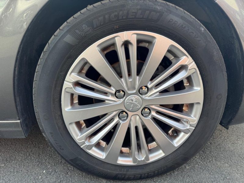 PEUGEOT 208 1.6 HDI 100CV S&S ALLURE 