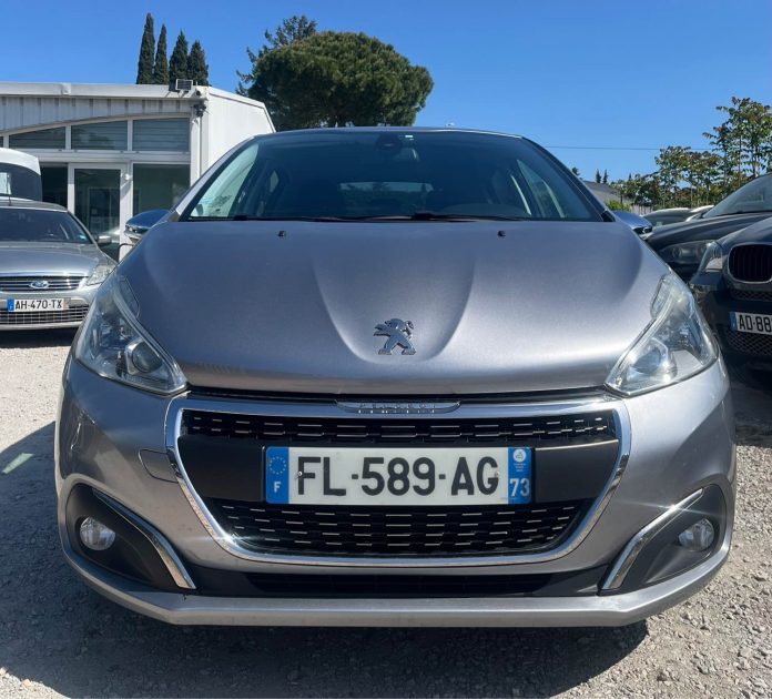 Peugeot 208 1.5 HDI 100 Ch Garantie